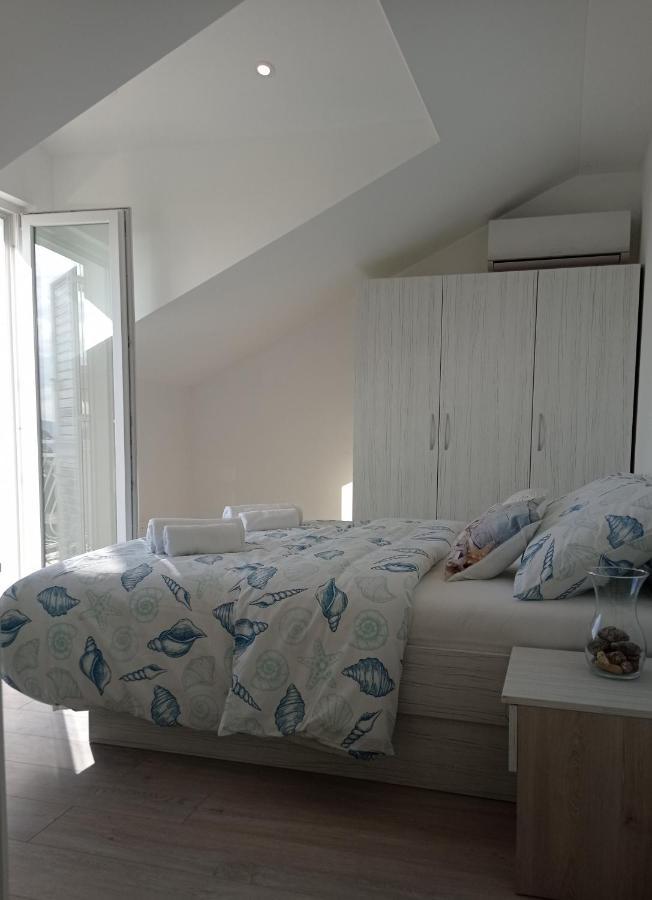 Apartment Lucija With Sea View Dubrovnik Kültér fotó